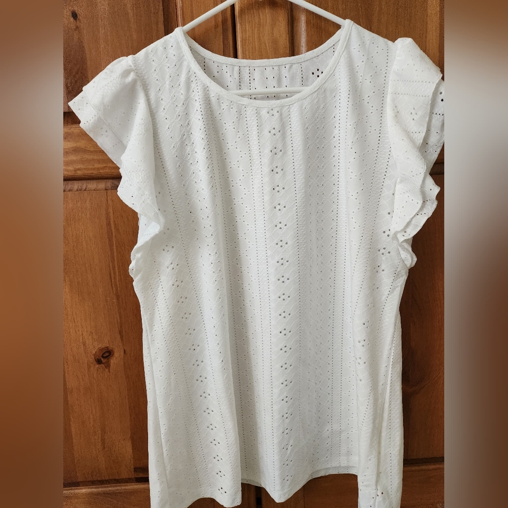 NEW! White Eyelet Textured Ruffle Short Sleeve Blouse - Picture 6 of 12